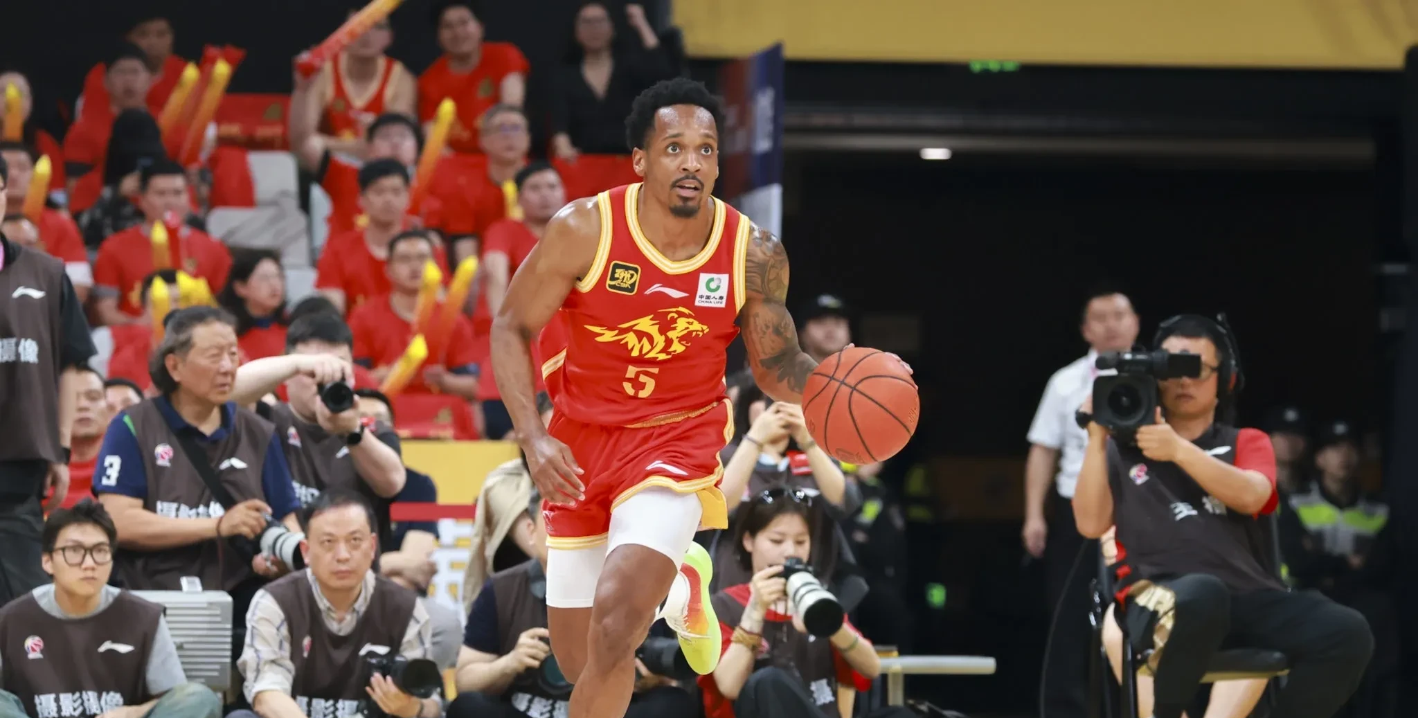 雷竞技网站-广厦男篮迎欧篮联关键赛，窗口期手感冰凉，压力陡增，身体对抗强度拉满的简单介绍